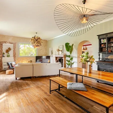 Charming Air-conditioned House With Pool Montcaret