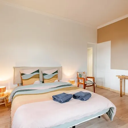וילה Charming Air-conditioned House With Pool Montcaret