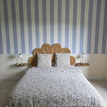 וילה Charming Air-conditioned House With Pool Montcaret