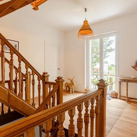 וילה Charming Air-conditioned House With Pool Montcaret